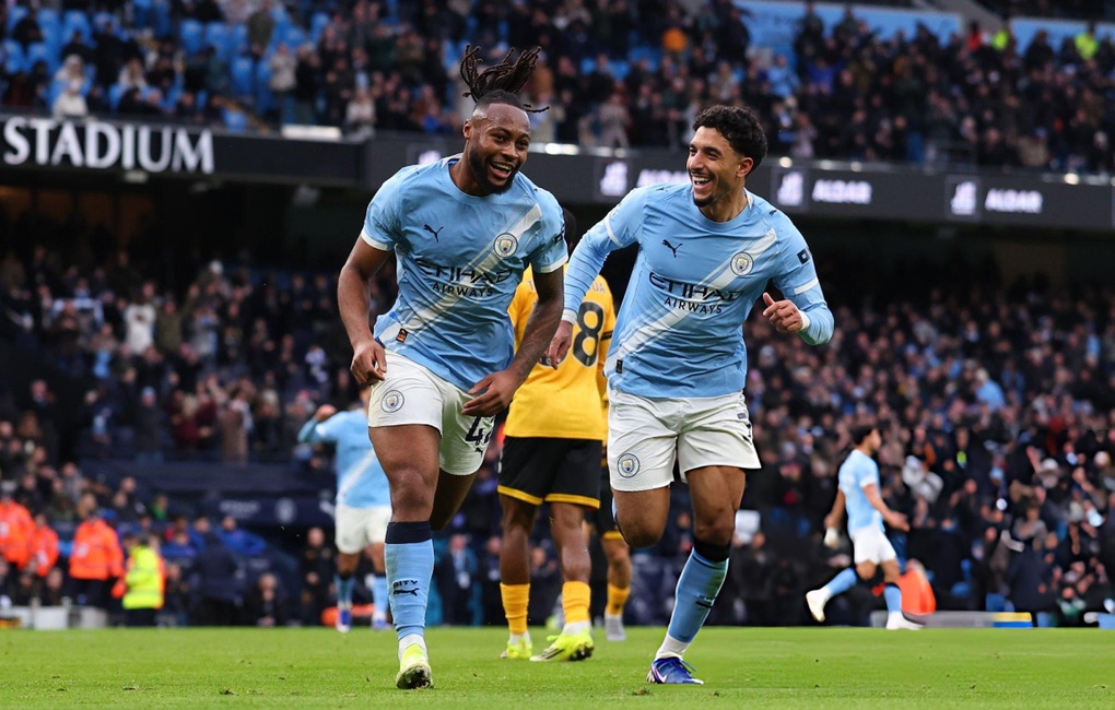 Man City thổi lửa cho đại chiến Arsenal với Man Utd - 2