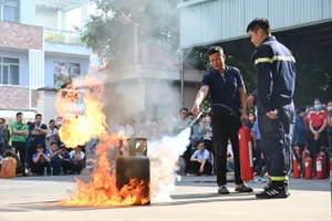 Hơn 300 người tại các cơ sở kinh doanh có điều kiện tập huấn PCCC