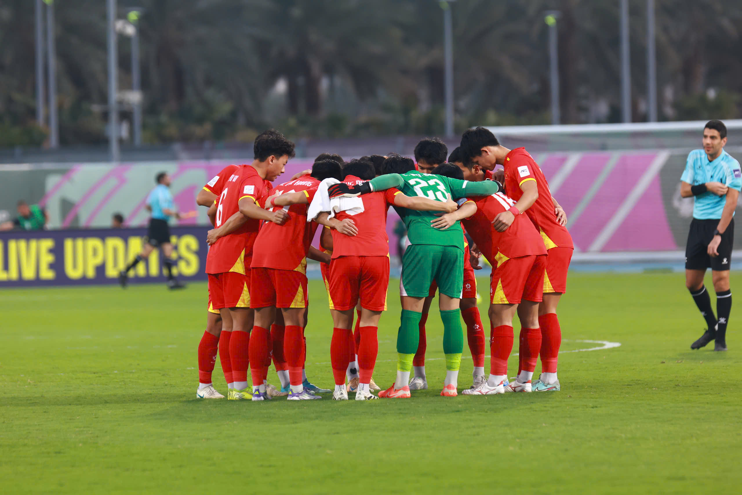 Cao Văn Bình bắt luân lưu như thần, U.23 Việt Nam đánh bại Hàn Quốc: Nghẹt thở giành HCĐ, VFF thưởng 5,1 tỉ- Ảnh 8.