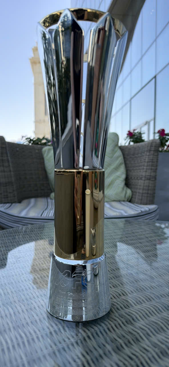 AFC nhờ Chủ tịch VFF Trần Quốc Tuấn mang Cúp 'Vua phá lưới' về Việt Nam cho Đình Bắc- Ảnh 2. AFC nhờ Chủ tịch VFF Trần Quốc Tuấn mang Cúp 'Vua phá lưới' về Việt Nam cho Đình Bắc- Ảnh 2.