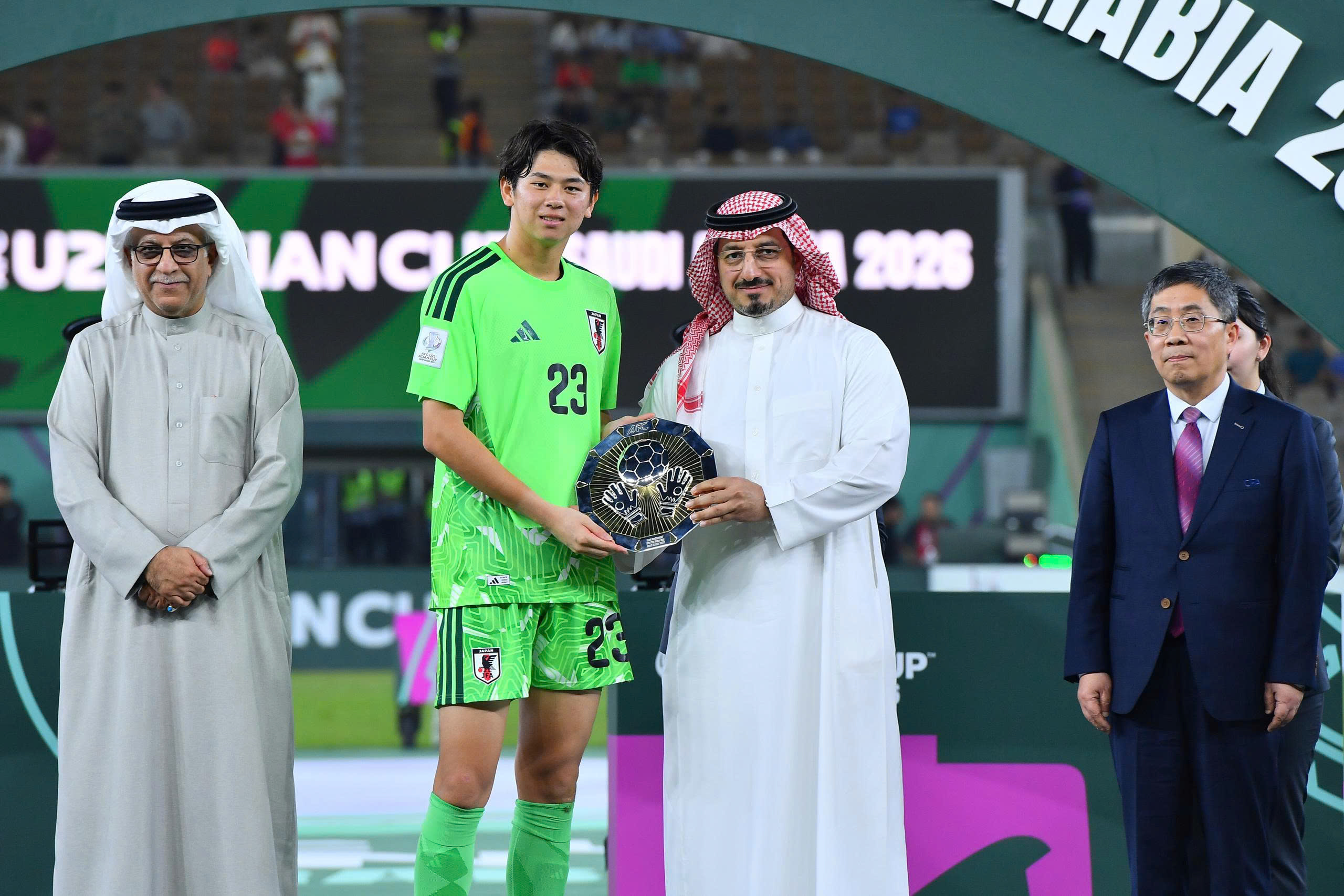 Li Hao hụt “Găng tay vàng”, báo Trung Quốc “không phục” AFC - Ảnh 2.