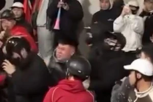 Bắt giữ nhiều người vì quấy rối cô gái, đánh nam thanh niên khi đi 'bão'