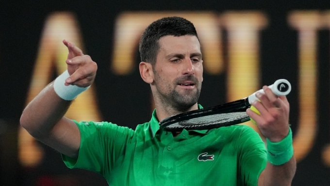 Djokovic mừng chiến thắng trước Van de Zandschulp, trên sân Rod Laver, Melbourne, Australia hôm 24/1. Ảnh: Reuters