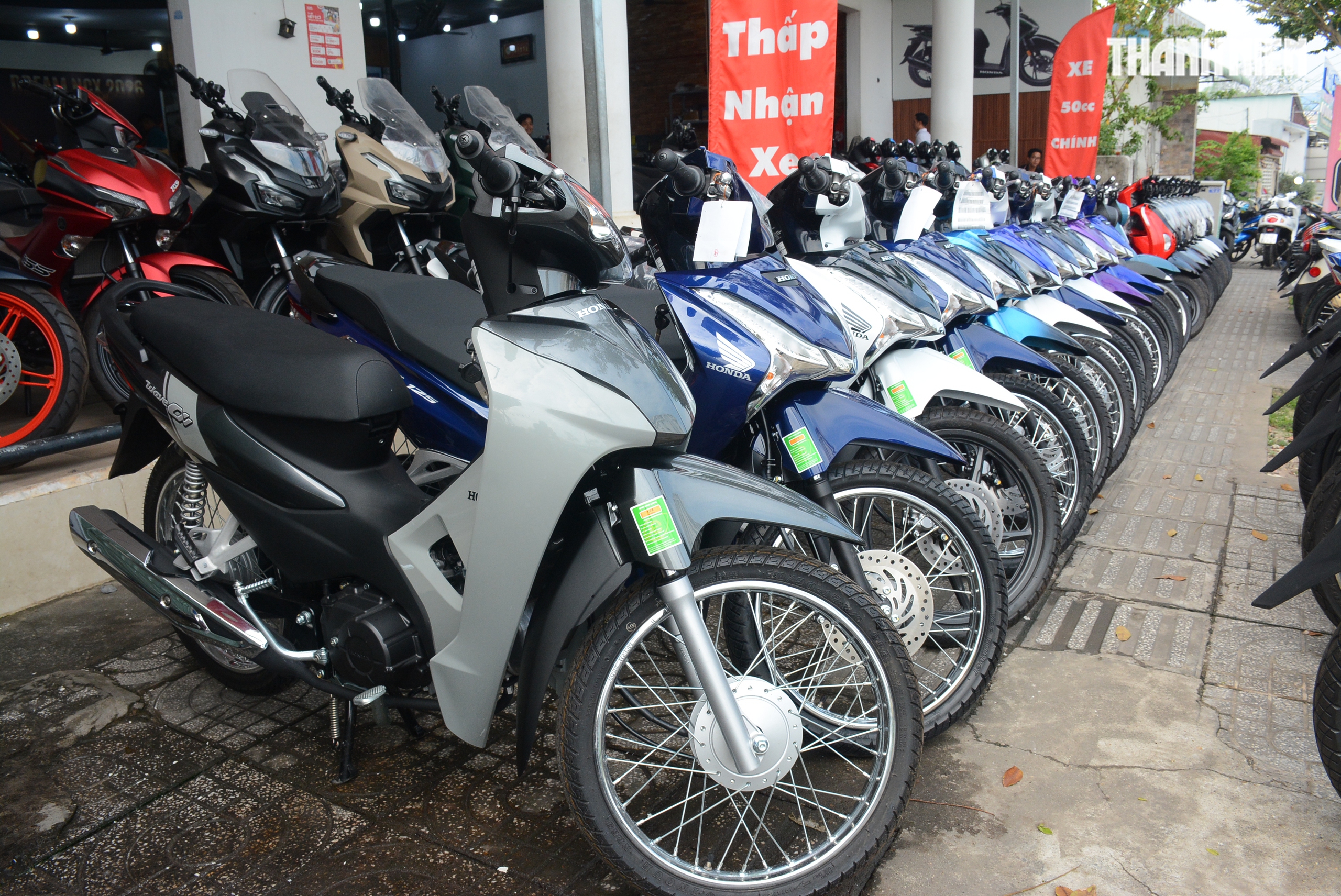 Xe máy thường hoạt động trong điều kiện kẹt xe, vì sao nên thay dầu sớm hơn? - Ảnh 4.