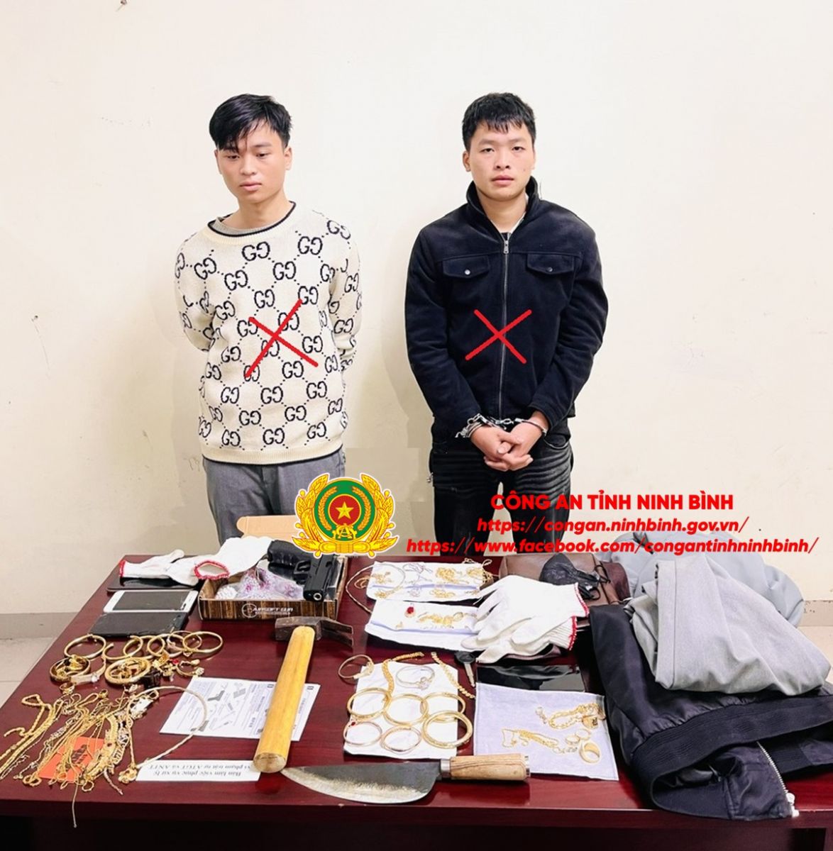 Lộ diện danh tính của 1 trong 2 đối tượng cướp tiệm vàng ở Ninh Bình: Sinh năm 2006, là sinh viên đại học, chuẩn bị cả súng nhựa để thực hiện các vụ cướp khác- Ảnh 2.