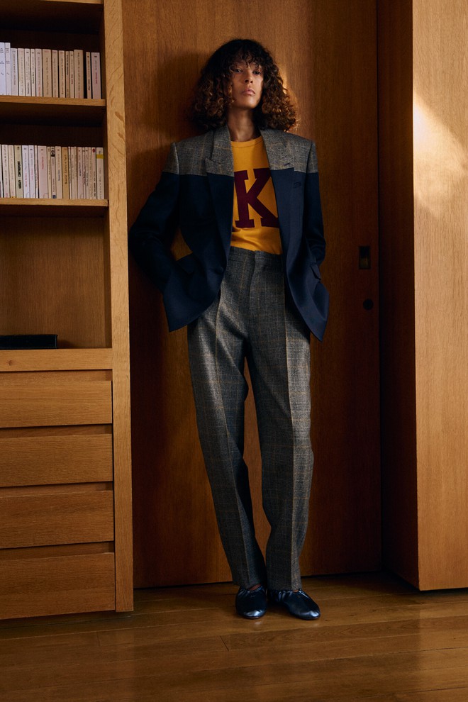 Màu xám không lạnh: bí quyết mặc gam màu công sở quen thuộc mà vẫn cuốn hút- Ảnh 3. Màu xám không lạnh: bí quyết mặc gam màu công sở quen thuộc mà vẫn cuốn hút- Ảnh 3.