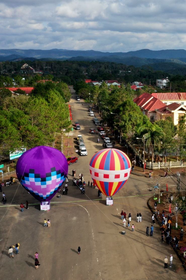 Bình minh sắc hồng giữa đại ngàn Măng Đen - 11