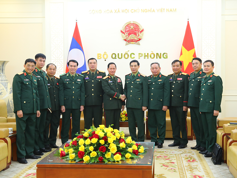 Đại tướng Phan Văn Giang tiếp Bộ trưởng Bộ Quốc phòng Lào 2 đại tướng phan văn giang - Ảnh 2.