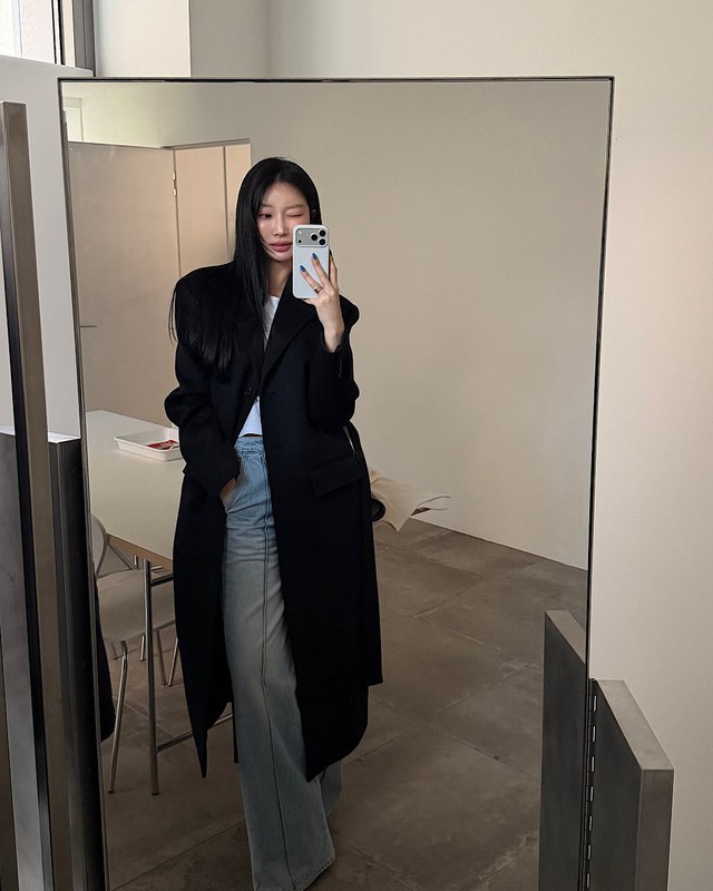 Mặc đẹp ngày se lạnh với 3 kiểu áo khoác nâng tầm quần jeans- Ảnh 6.