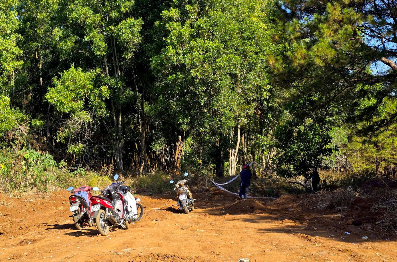 Vụ cướp ngân hàng ở Gia Lai: Phát hiện thêm dấu vết đốt quần áo, trang bị để phi tang- Ảnh 2.