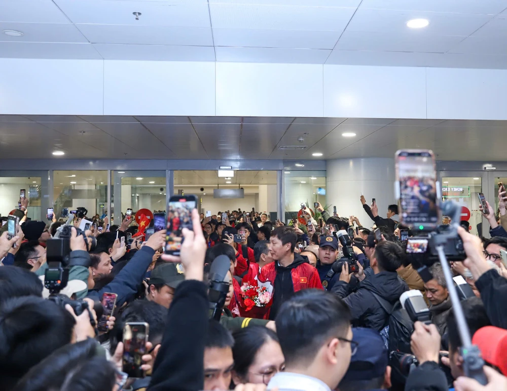 Ông thầy người Hàn Quốc mang về nhiều thành công cho bóng đá Việt Nam trong một năm qua. Ảnh: VFF. bi-mat-phia-sau-thanh-cong-cua-hlv-kim-sang-sik (4).jpg