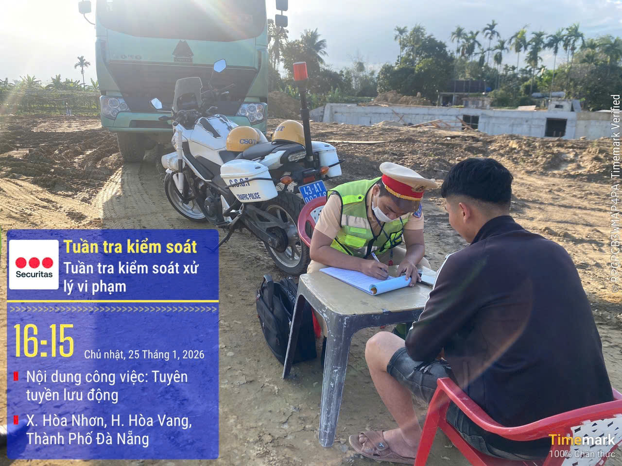 CSGT Đà Nẵng xử lý xe quá tải vi phạm đường cấm tại Bà Nà - Ảnh 6.