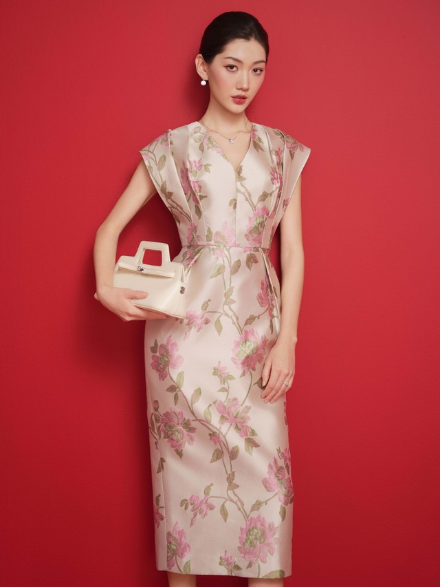 Đón chào mùa mới của váy hoa, trang phục họa tiết  - Ảnh 2.