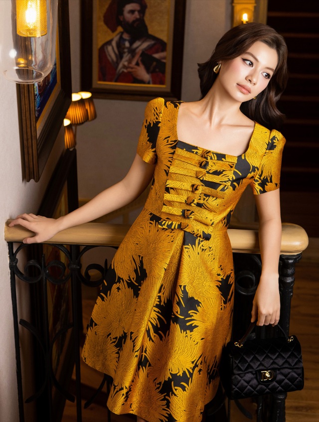  Đón chào mùa mới của váy hoa, trang phục họa tiết  - Ảnh 10.