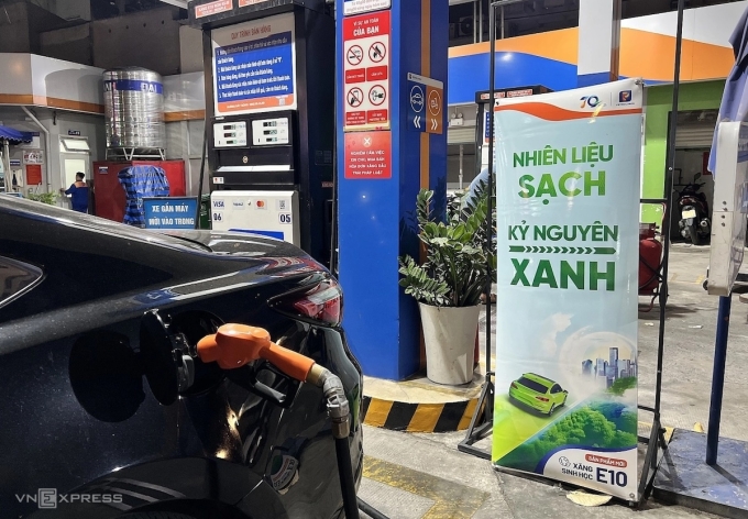 Một cây xăng bán thí điểm xăng sinh học E10 tại TP HCM, tháng 9/2025. Ảnh: Hồ Tân