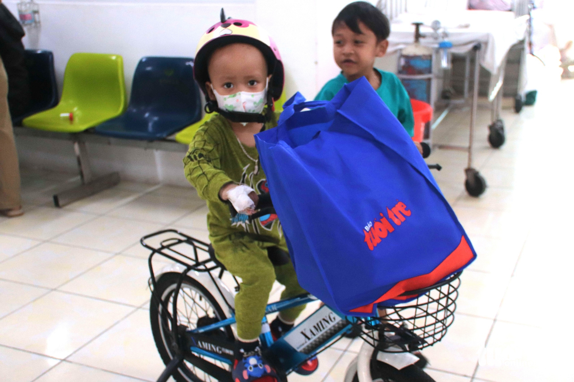 Đón Tết ở bệnh viện mà lòng vẫn ấm khi có quà Ước mơ của Thúy - Ảnh 3.