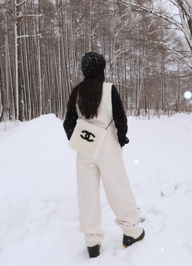 Quần yếm tạo nên diện mạo tươi mới mà không cần cầu kỳ  - Ảnh 8.