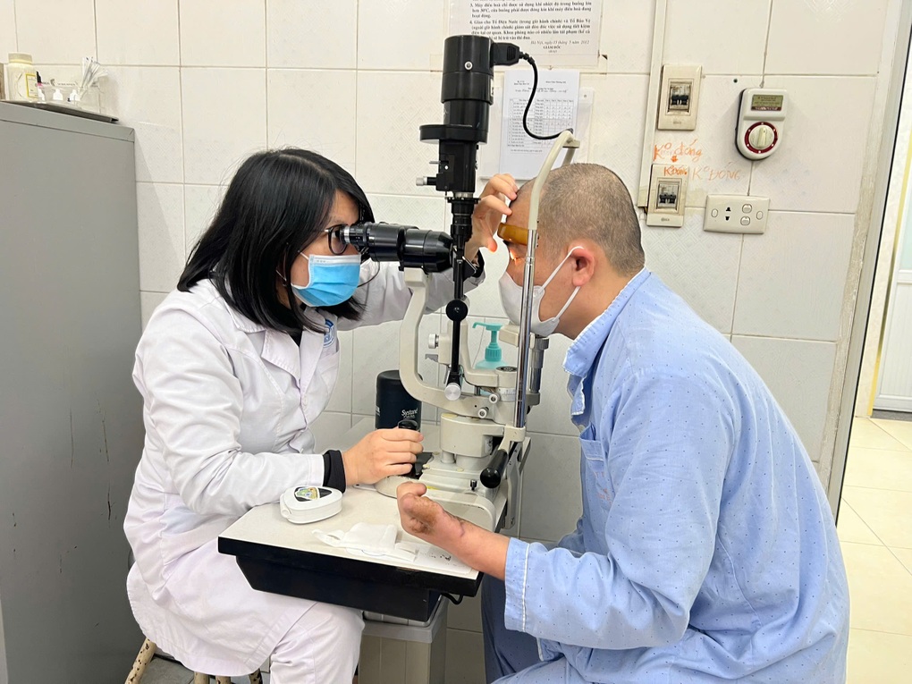 Liên tiếp các trường hợp pháo nổ, chấn thương mắt nguy kịch - 2