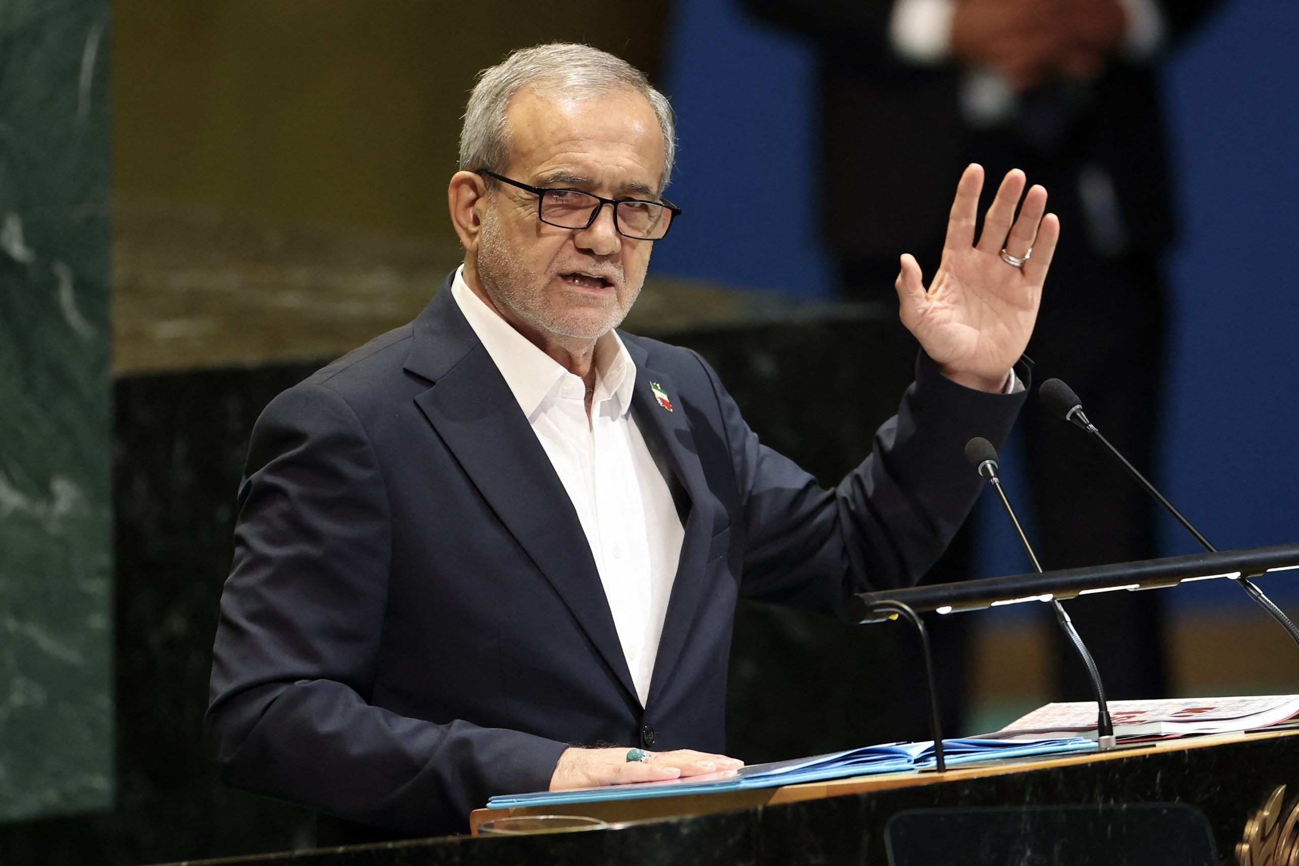 Ông Trump bảo 'có thêm' một hạm đội đang tiến về phía Iran - Ảnh 2. Iran - Ảnh 2.