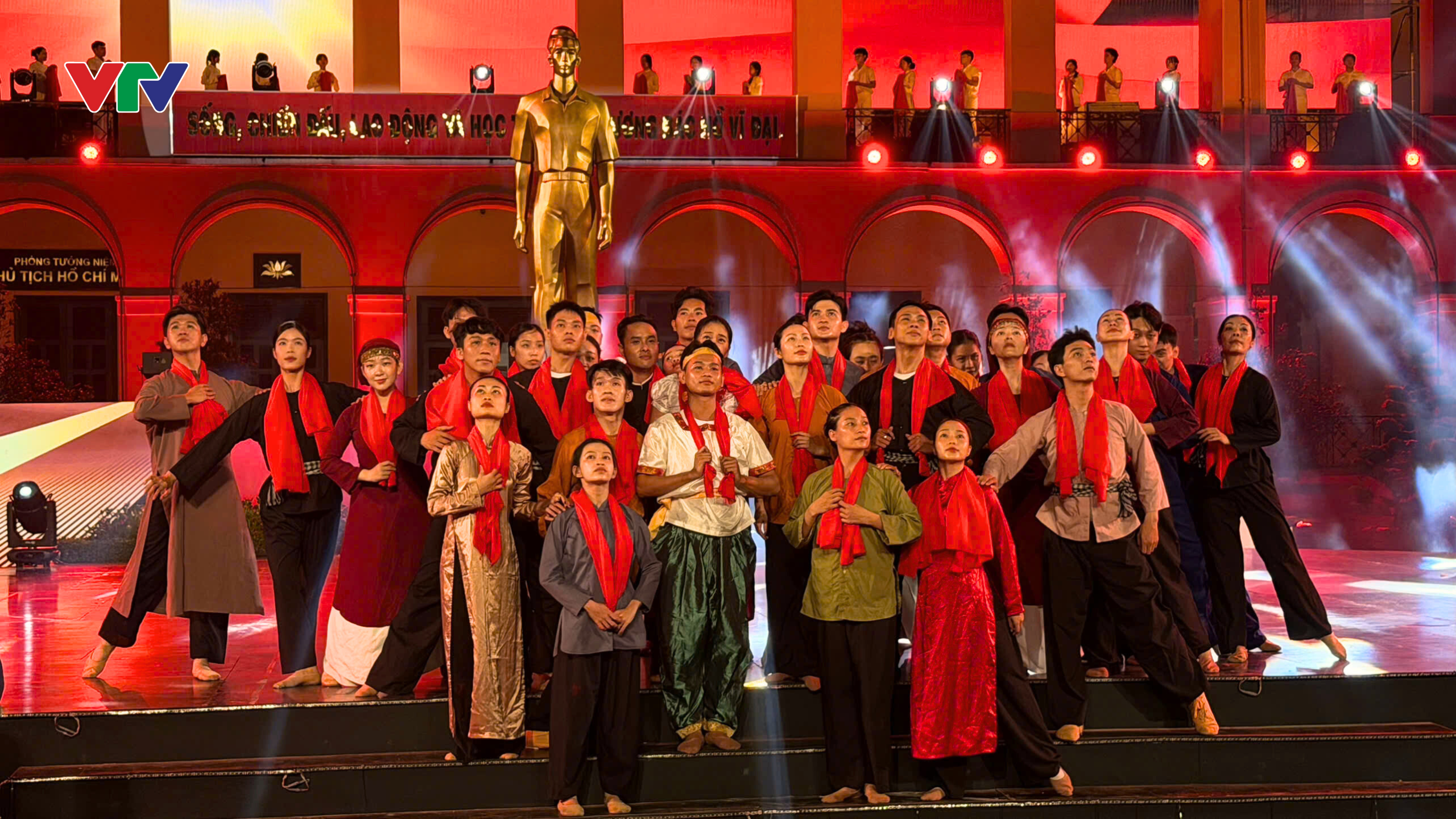 Cầu truyền hình 'Hai tay xây dựng một sơn hà'  - Ảnh 2.