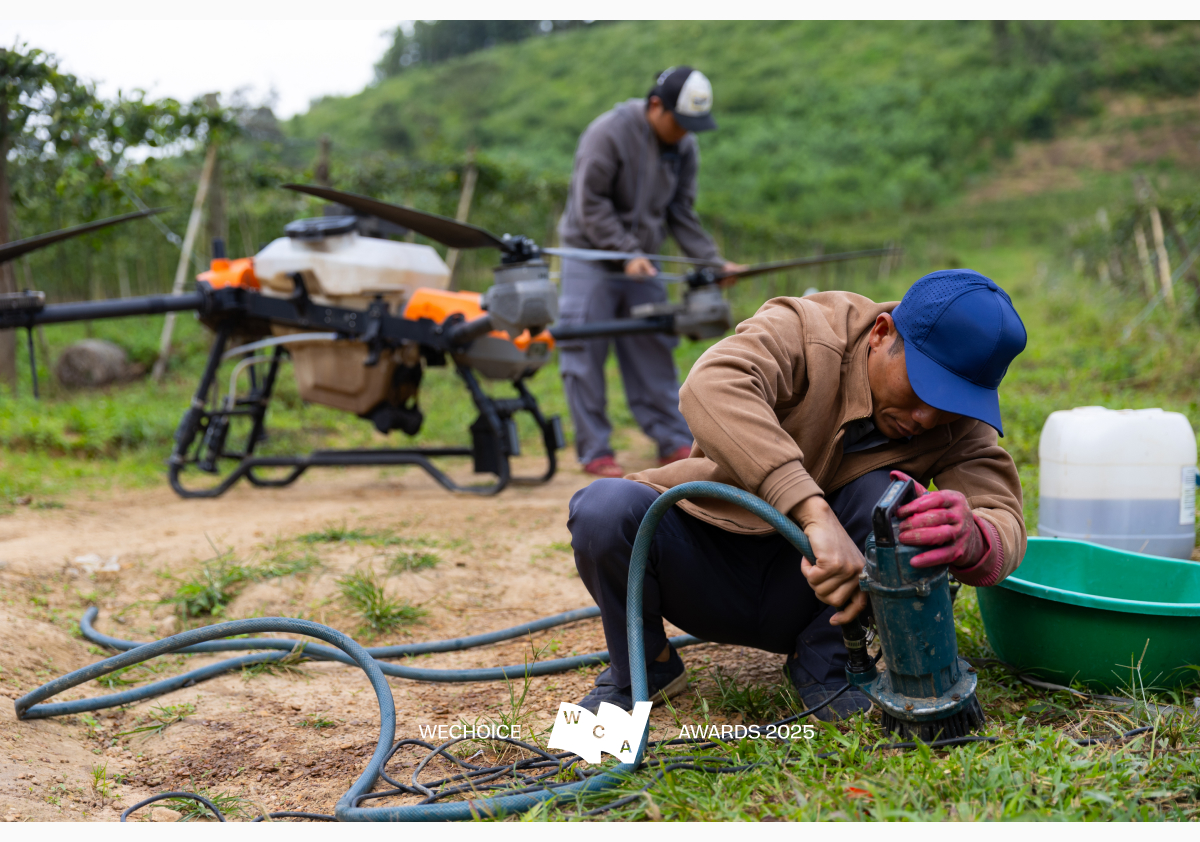 Không có phương án B: Cuộc cứu người phi thường giữa dòng lũ bằng chiếc drone phun thuốc- Ảnh 8.