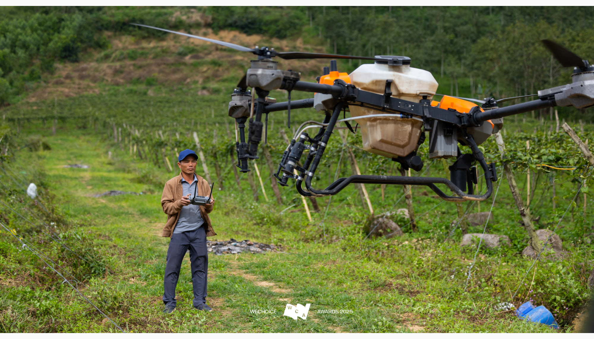 Không có phương án B: Cuộc cứu người phi thường giữa dòng lũ bằng chiếc drone phun thuốc- Ảnh 12.