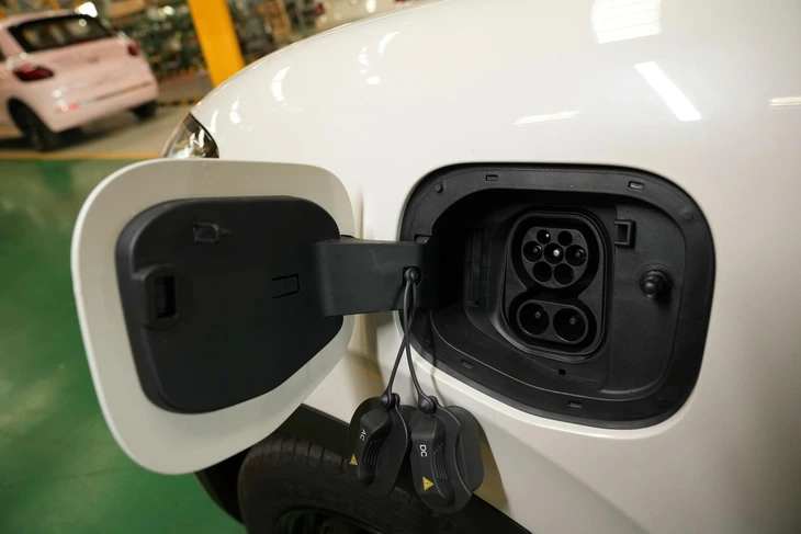 Xe điện Wuling Bingo 2026 xuất hiện ở Việt Nam: Giá dự kiến từ 399 triệu đồng, cần số như Mercedes - Ảnh 9.