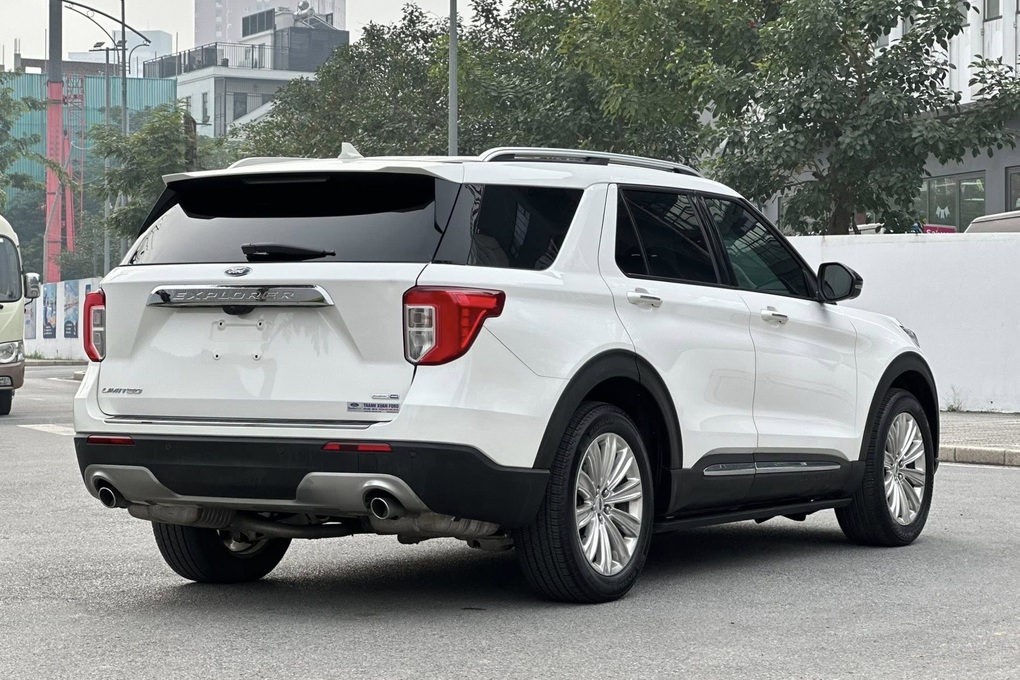 Xe mới ngừng bán, Ford Explorer gần 4 năm tuổi vẫn đắt hơn Palisade mới - 2