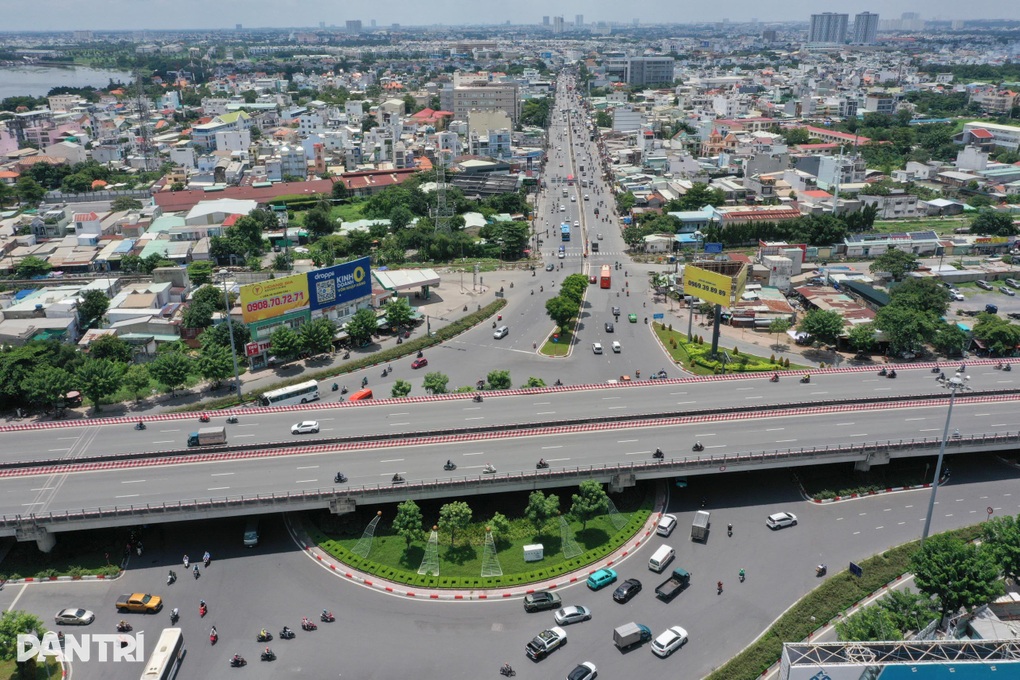 Bất động sản phía Nam đua nhau bung hàng theo siêu dự án hạ tầng - 2