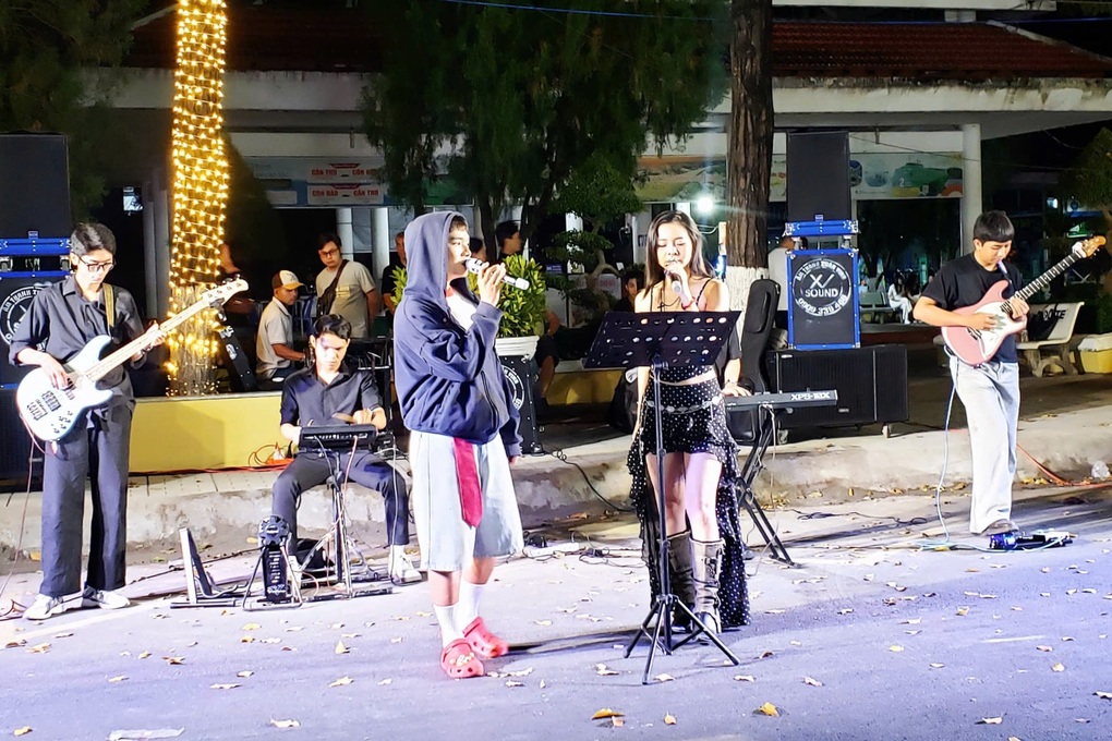 Cầm 100.000 đồng có thể ăn gì khi đến chợ đêm ở bến Ninh Kiều? - 4