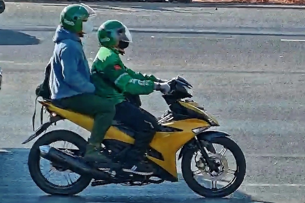 Huy động toàn dân truy tìm 2 tên cướp ngân hàng ôm 1,8 tỷ đồng bỏ trốn - 3