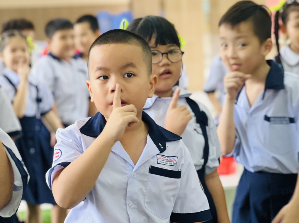 Vụ cô giáo sửa bài thi để học sinh điểm thấp: Có vi phạm đạo đức nghề? - 2