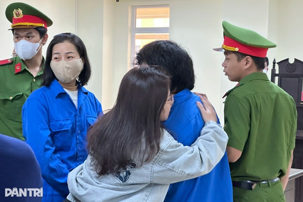 Hoãn phiên tòa xét xử ông chủ Việt Á Phan Quốc Việt trong vụ án tại Đắk Lắk - 2