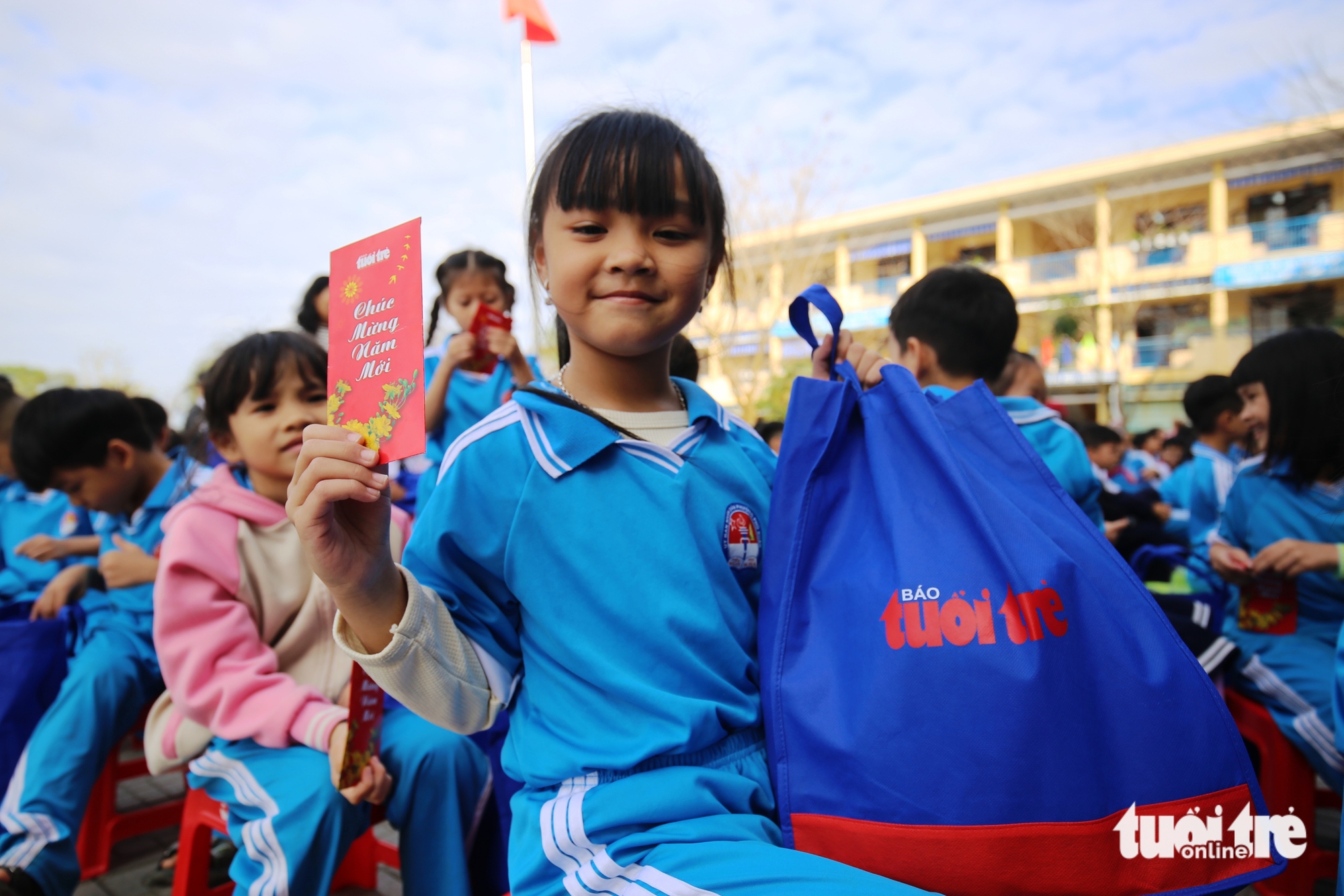 báo Tuổi Trẻ - Ảnh 2.