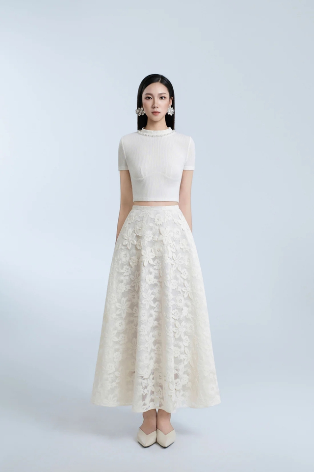 Vẻ đẹp kiêu kỳ cùng trang phục ren thêu hoa - Ảnh 6.