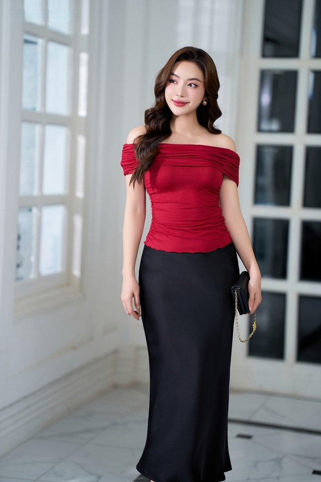 Sức hút từ chân váy lụa tạo nét thanh tao, kiêu kỳ - Ảnh 4.