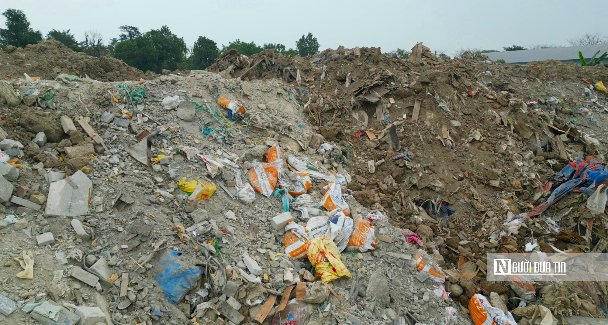 Cận cảnh 7 triệu kg chất thải khiến 4 đối tượng bị Công an Hà Nội khởi tố- Ảnh 4.