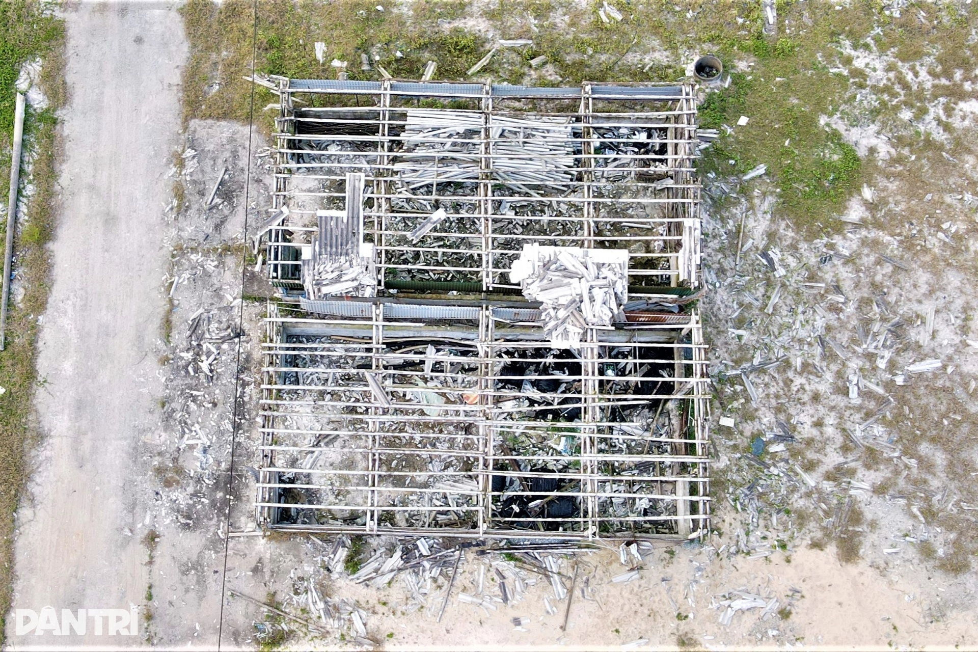 Bãi cọc bê tông ở dự án nông nghiệp công nghệ cao 300 tỷ đồng của FLC - 7