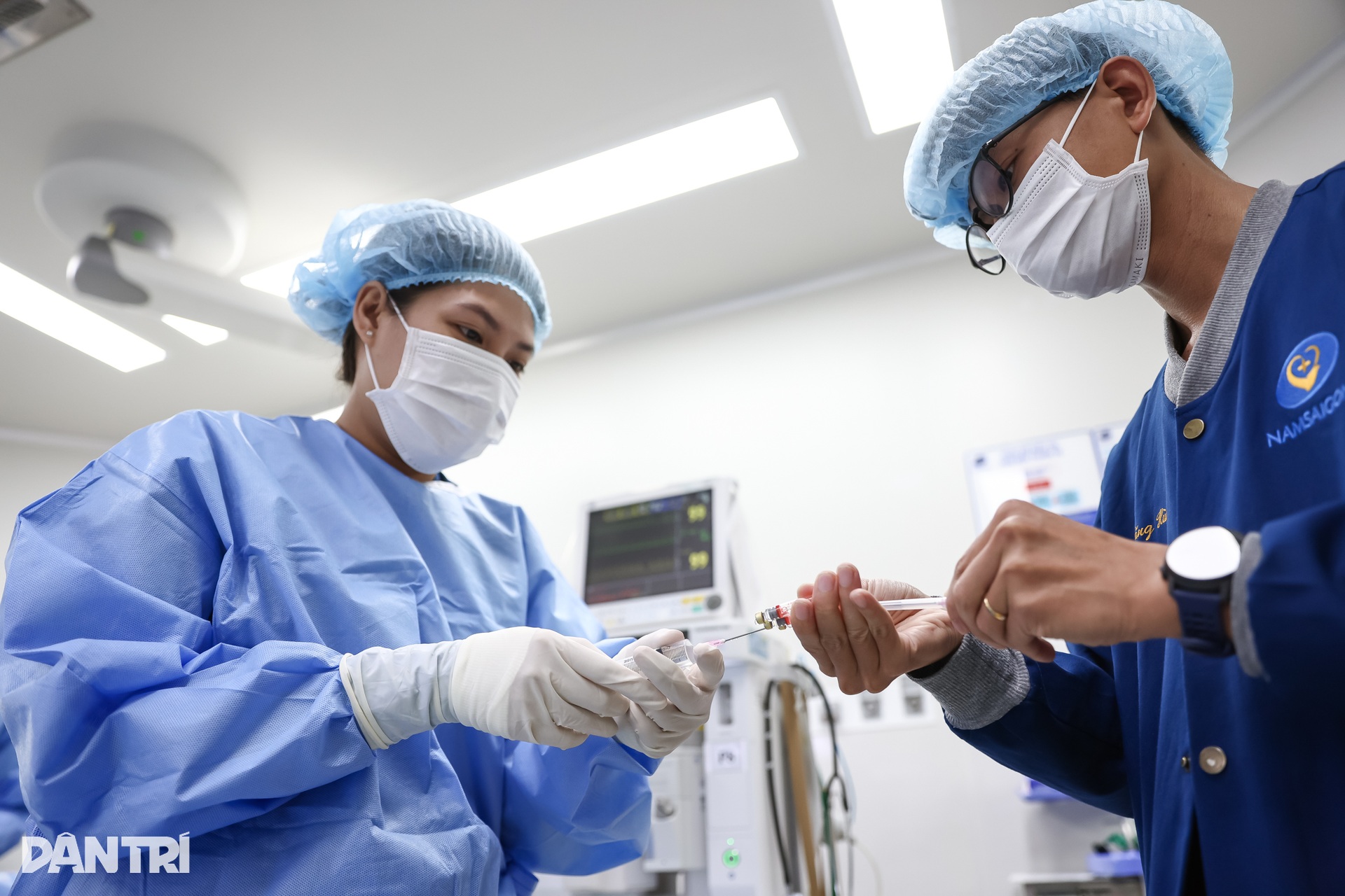 Cận cảnh ca mổ thần tốc” giải cứu bệnh nhân bít tắc đường thở nhiều năm - 6