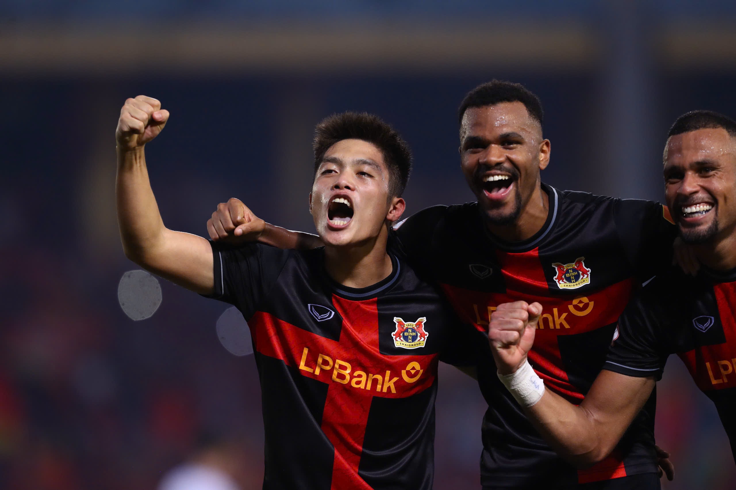 Lịch thi đấu V-League mới nhất: HAGL gặp khó trên sân nhà, ông Vũ Tiến Thành cùng Ninh Bình dễ thắng- Ảnh 2.