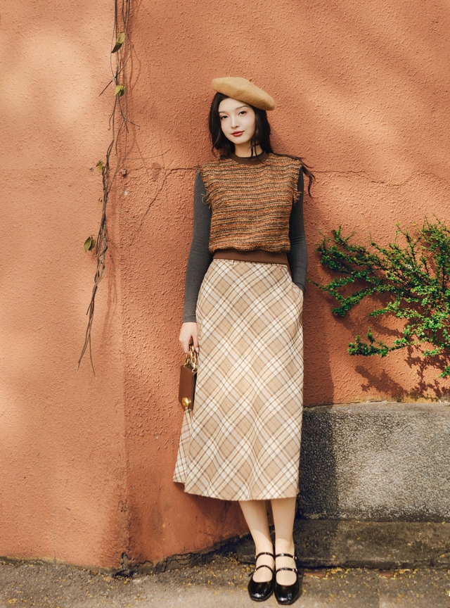 Chân váy cổ điển, điểm chạm của quá khứ và tương lai - Ảnh 2.