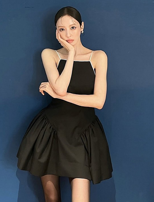 Lee Da-hee giữ gìn làn da không tuổi nhờ duy trì thói quen rửa mặt bằng nước lạnh trong nhiều năm, kết hợp các động tác massage nhẹ nhàng. Ảnh: Instagram