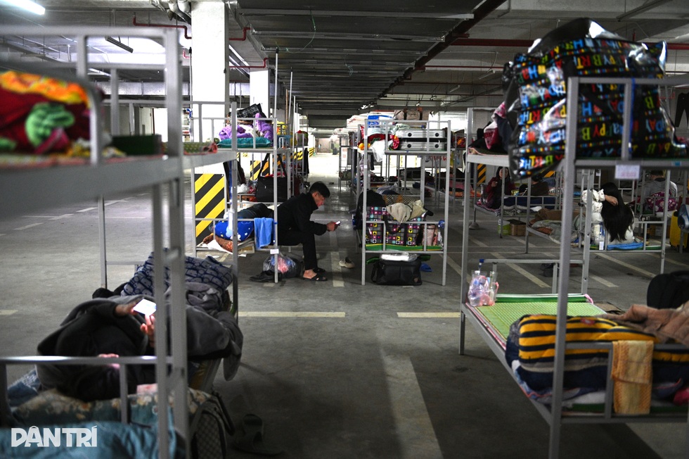 Biến hầm gửi xe thành nơi nương náu miễn phí cho người nhà bệnh nhân - 2