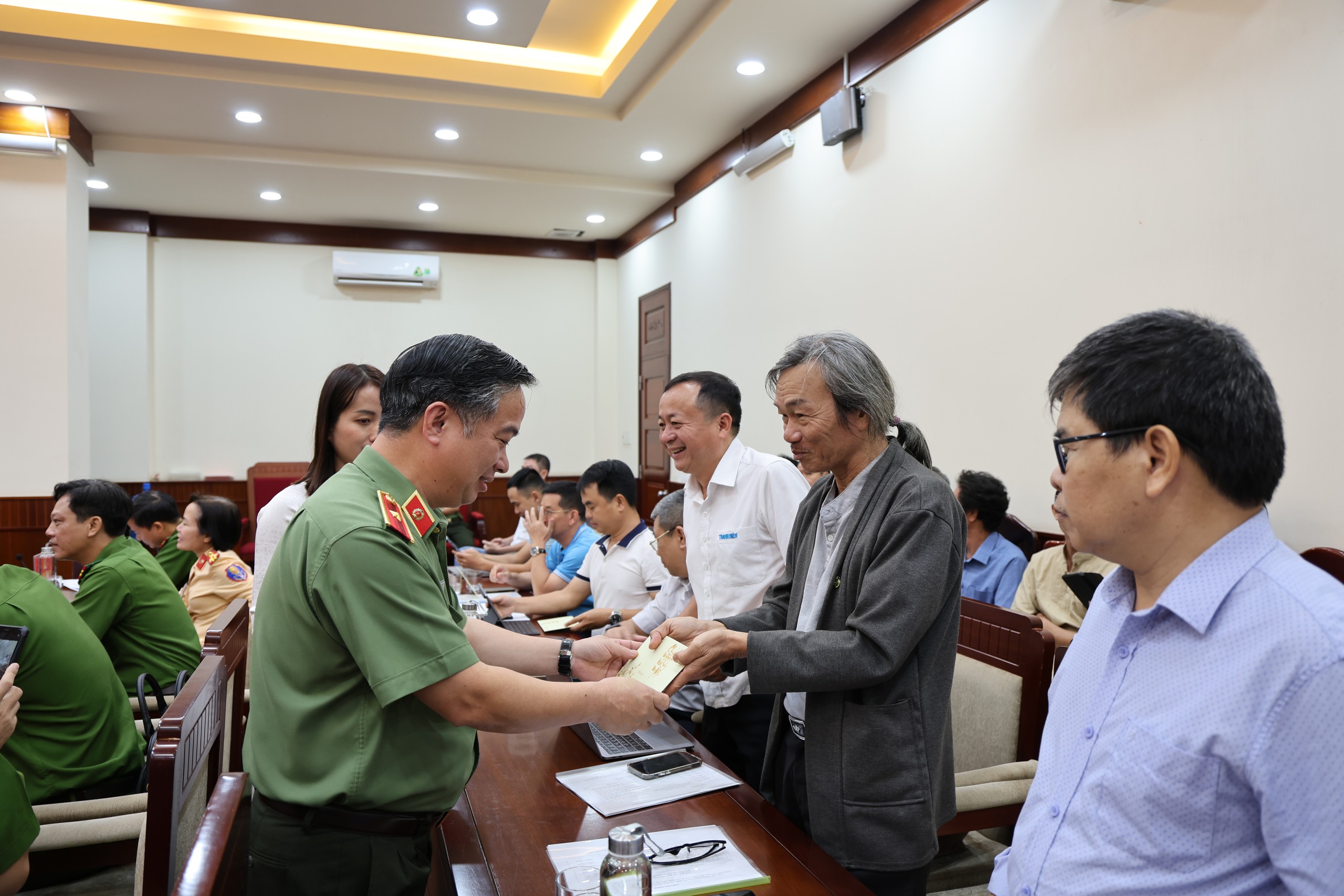 Thi sáng tác nghệ thuật 'Vì bình yên cuộc sống trên quê hương Khánh Hòa'- Ảnh 2.