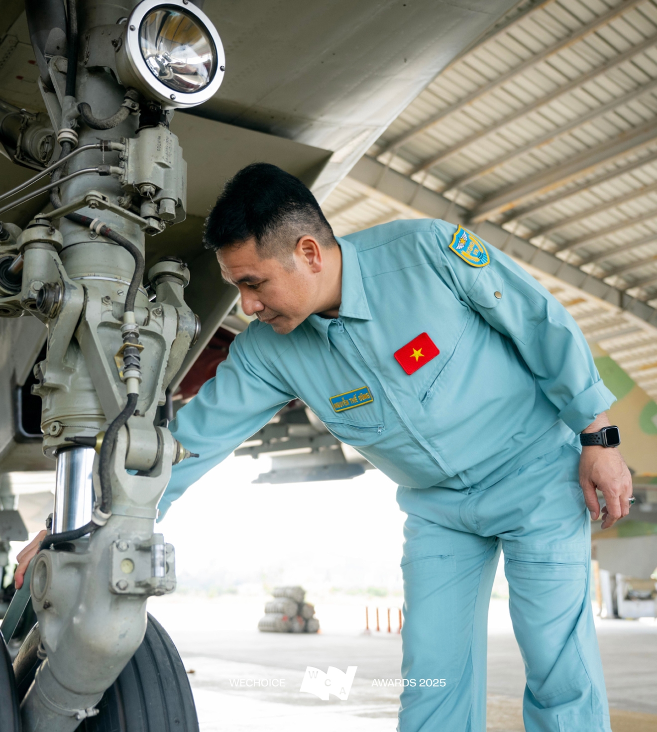 Đại tá - Phi công cấp 1 Nguyễn Thế Dũng: Bay trên bầu trời bình yên chào mừng Đại lễ Quốc gia- Ảnh 2.