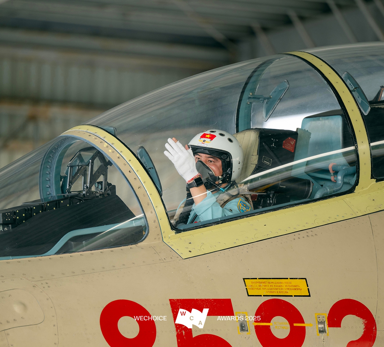 Đại tá - Phi công cấp 1 Nguyễn Thế Dũng: Bay trên bầu trời bình yên chào mừng Đại lễ Quốc gia- Ảnh 32.