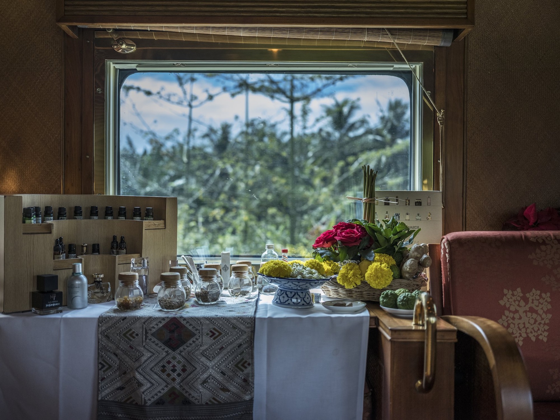 Trên chuyến tàu xa xỉ bậc nhất Đông Nam Á, giá vé hàng trăm triệu - 17