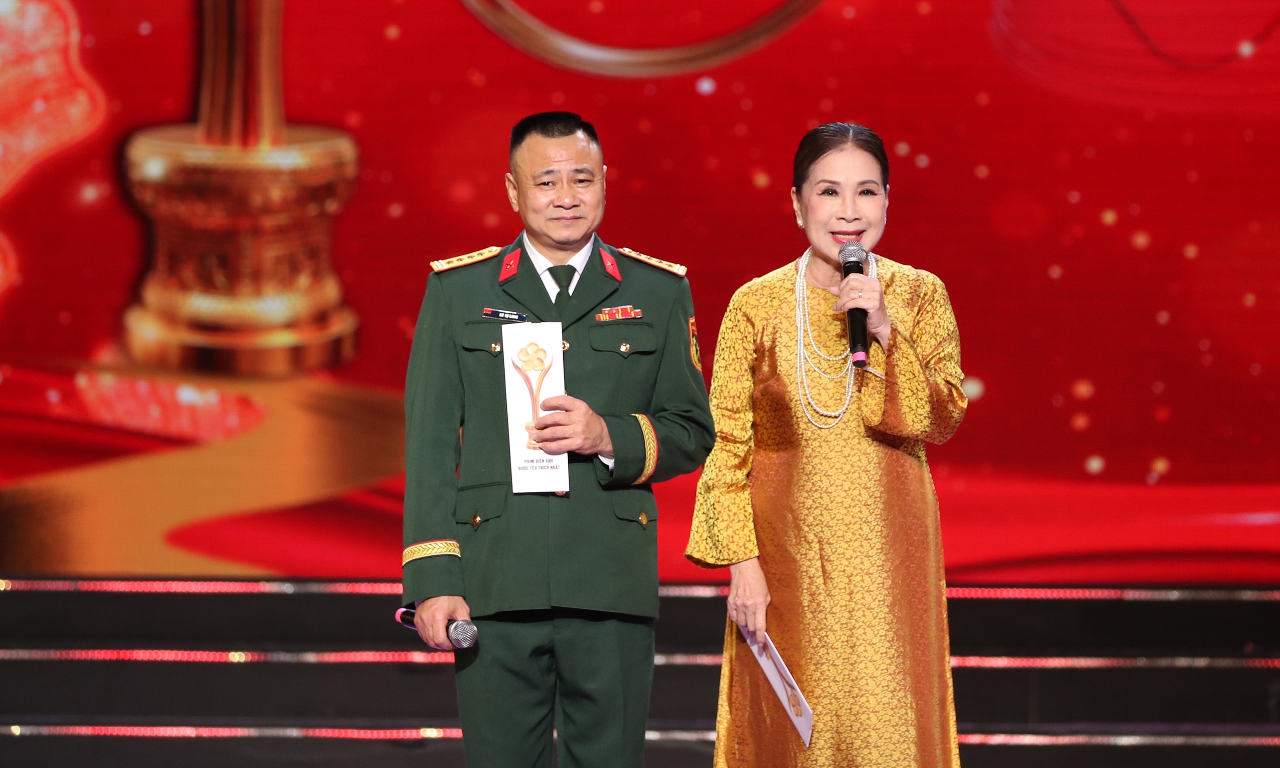 NSND Lệ Thủy, NSƯT Kim Tử Long cùng dàn nghệ sĩ gạo cội hội ngộ - Ảnh 7.