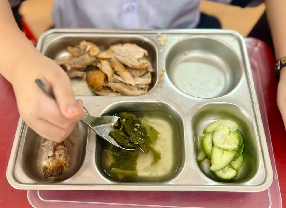 Nỗi bất lực tận cùng của người mẹ: “Con tôi đang ăn gì ở trường học?” - 3