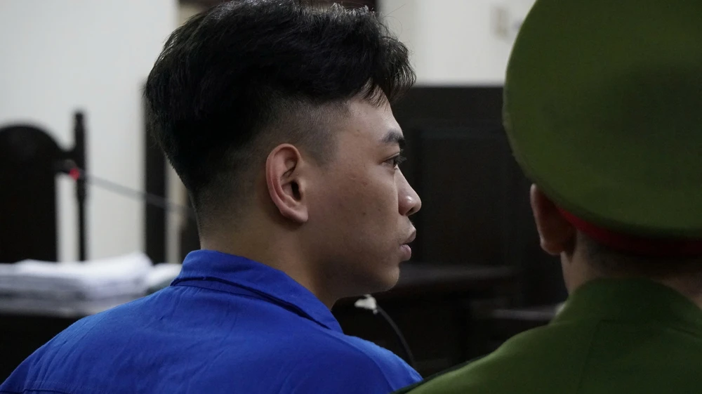 tổng tài giơ tay 3.jpg